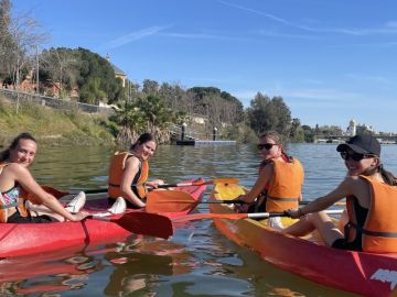 Hier dernières visites à Séville ! Séance de Kayak sur le Guadalquivir, visite du palais Real Alcazar et enfin remise des diplômes à l’école Carlos V cet...