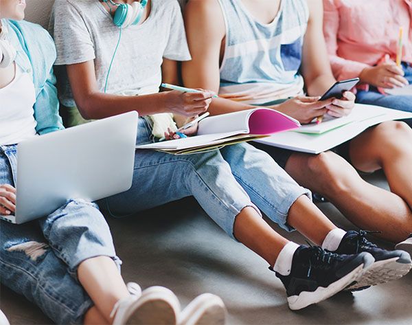 Au lycée Saint-Yves, les éléèves bénéficient d'une formation et d'une pédagogie unique tournées vers la réussite